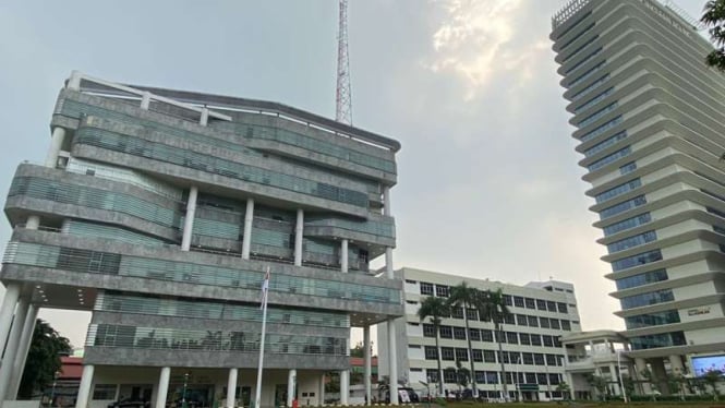 64a2764ba123f-gedung-kejaksaan-agung_665_374.jpeg