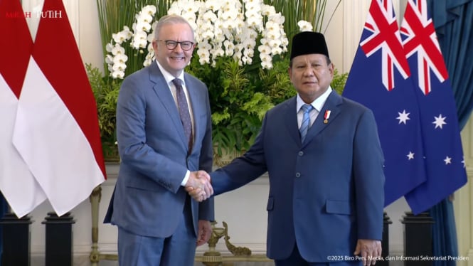 68259bbb8fd7d-prabowo-ajak-pm-albanese-liburan-di-indonesia-naik-kuda-di-hambalang_665_374.jpg