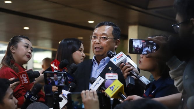 6894cdda71692-sekjen-partai-demokrat-herman-khaeron_665_374.jpg