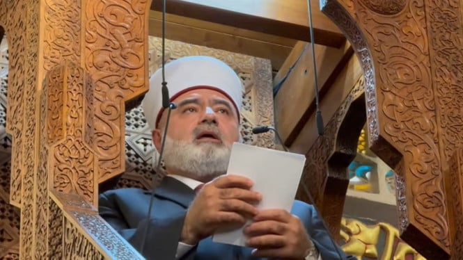 68cd766e614e8-imam-dan-khatib-masjidil-aqsa-palestina-syekh-muhammad-sarandah_665_374.jpeg